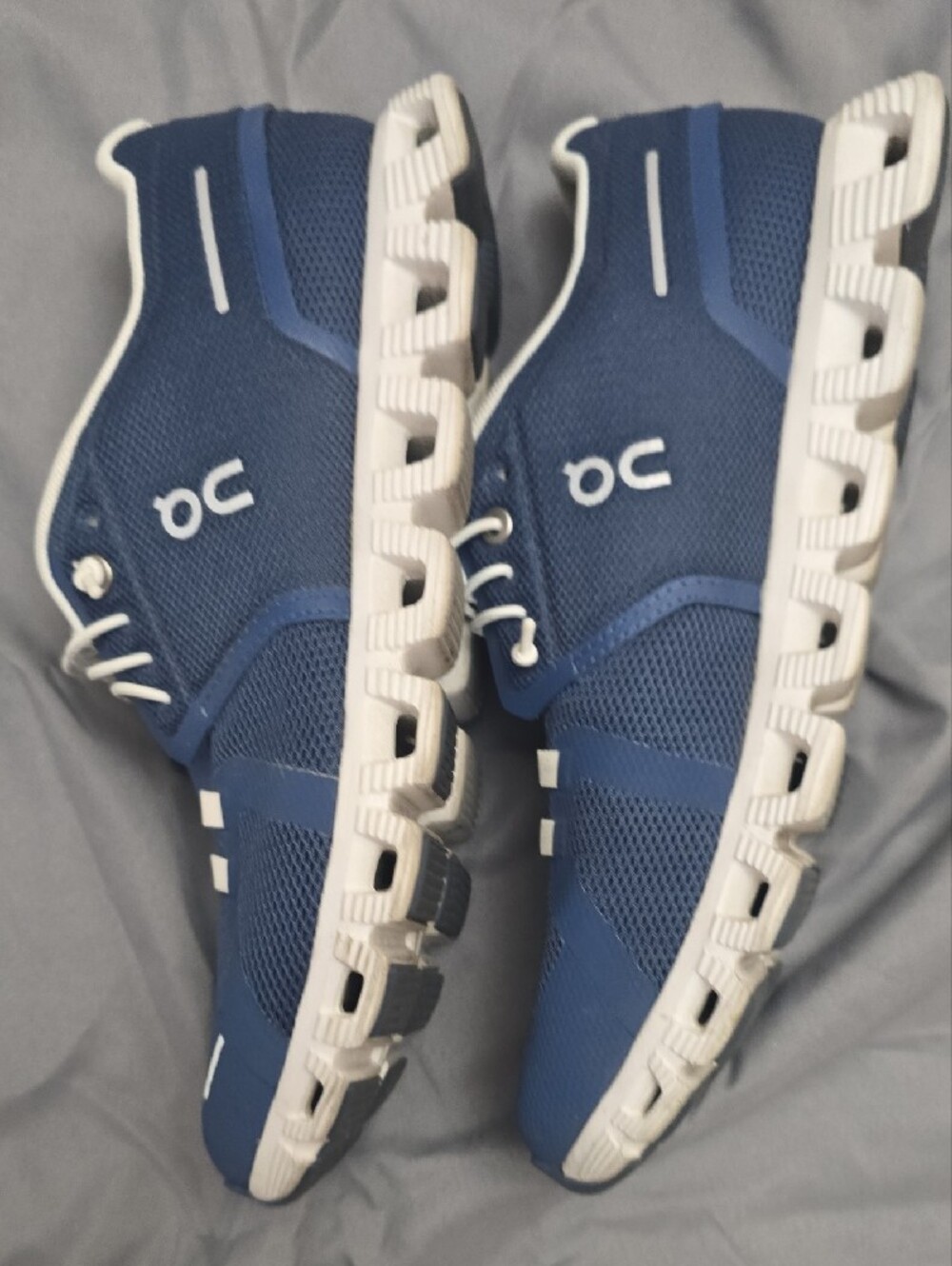 On Running Women's Cloud Sneakers in Navy and White - Picture 5 of 6